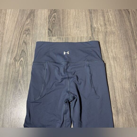 Under Armour Cropped Skinny Leg Yoga Pants EPC Size X-Small Excellent Preloved C - Picture 2 of 5